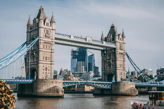 Fun and interactive London East End treasure hunt for couples, families, and friends.