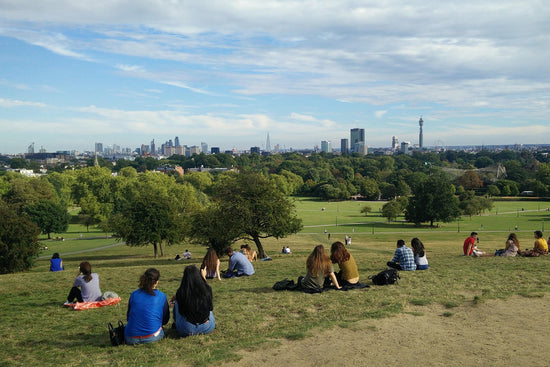 Fun and interactive London Regents Park treasure hunt for couples, families, and friends.