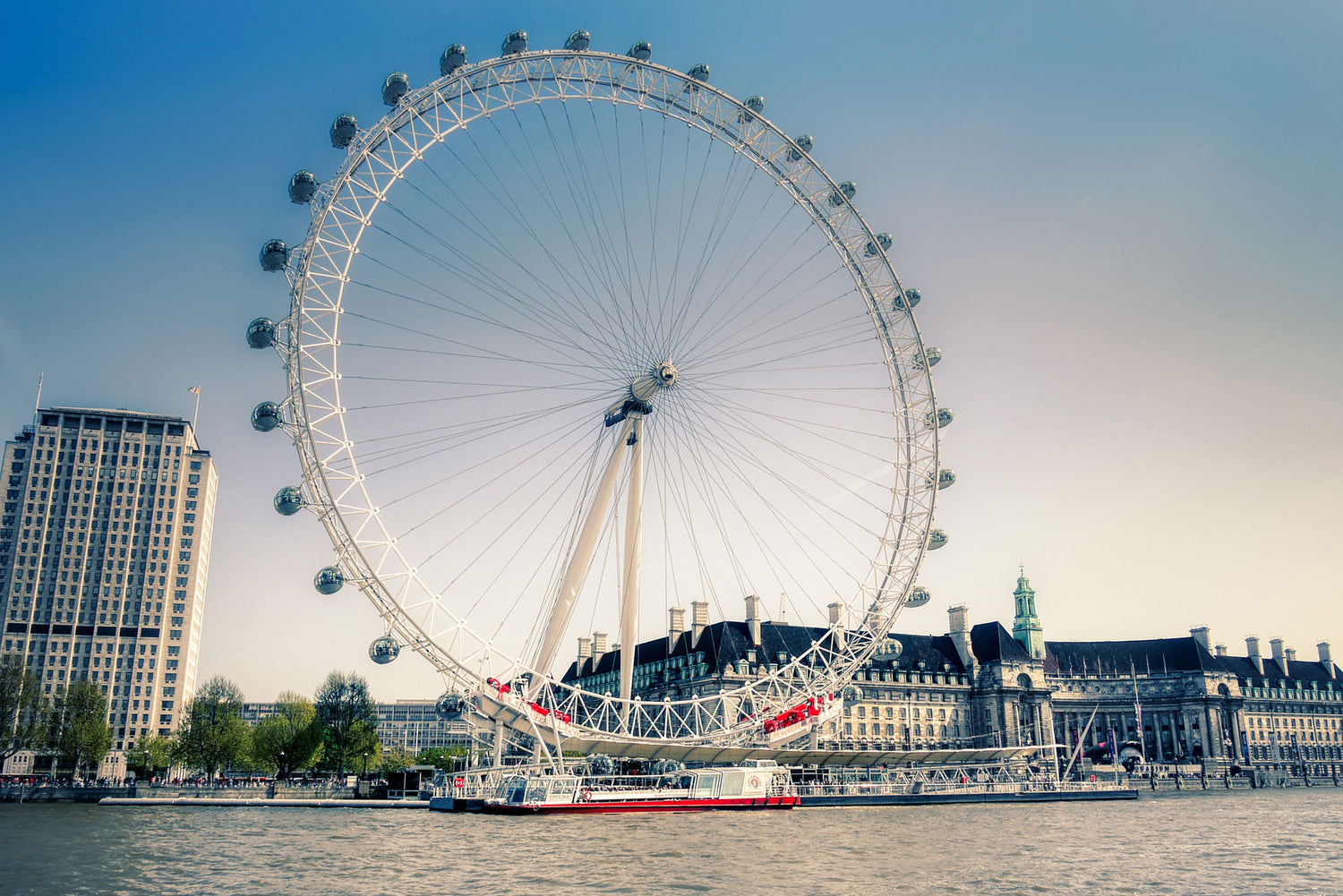 Players will solve clues in front of London's South Banks famous landmarks.