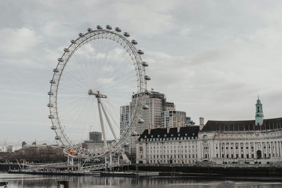 Fun and interactive London South Bank treasure hunt for couples, families, and friends.