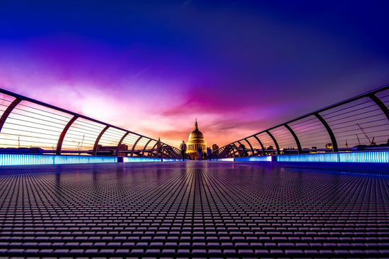Fun and interactive London treasure hunt for couples, families, and friends.