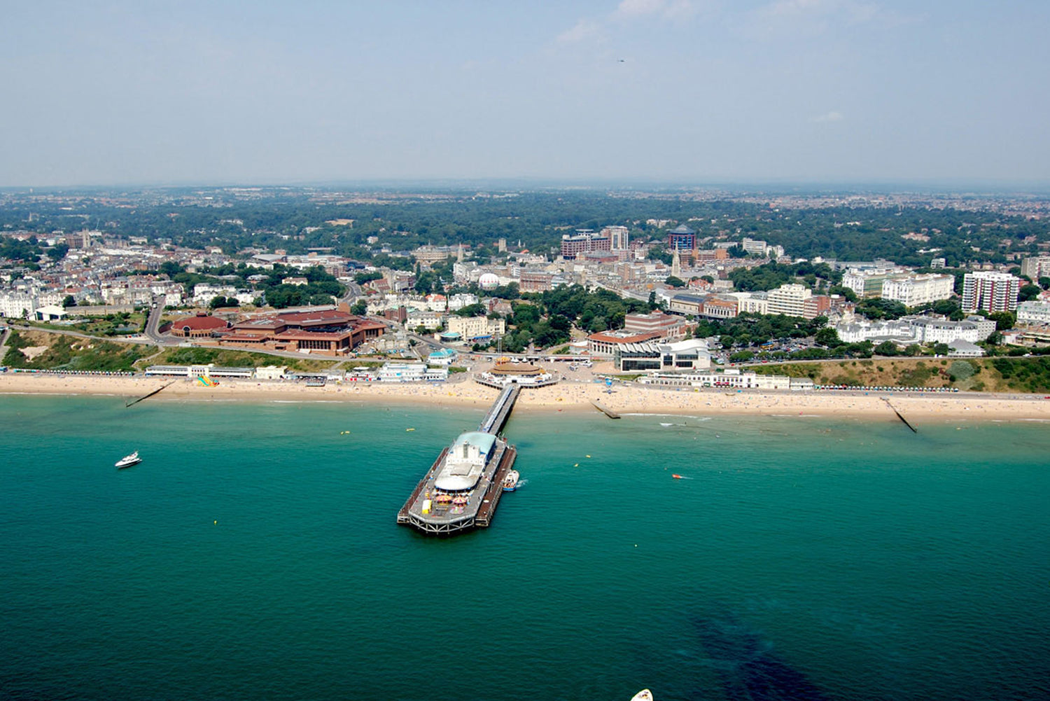 Bournemouth beach and pier – A key stop on our Bournemouth team-building treasure hunt