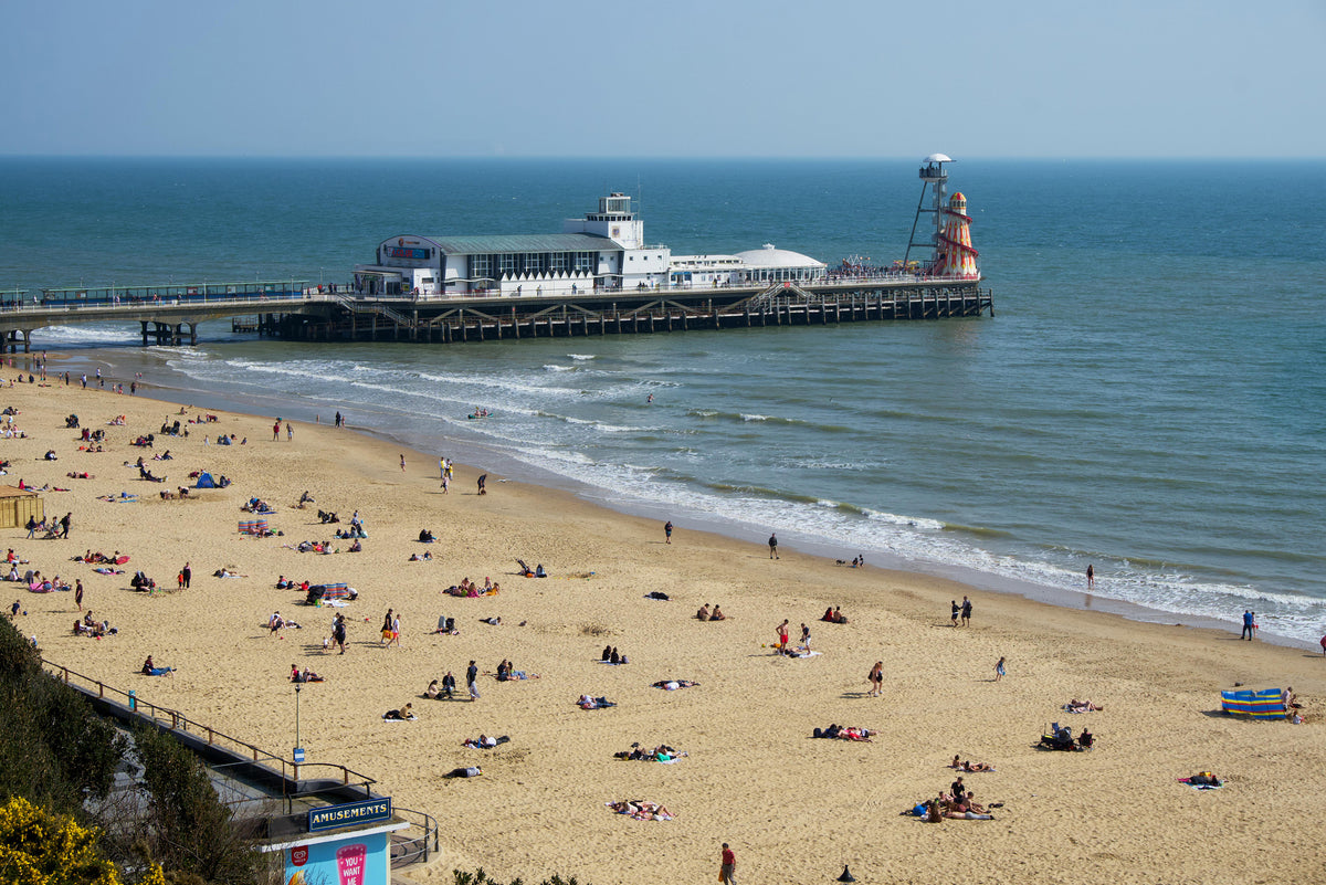 Fun and interactive Bournemouth treasure hunt for couples, families, and friends.