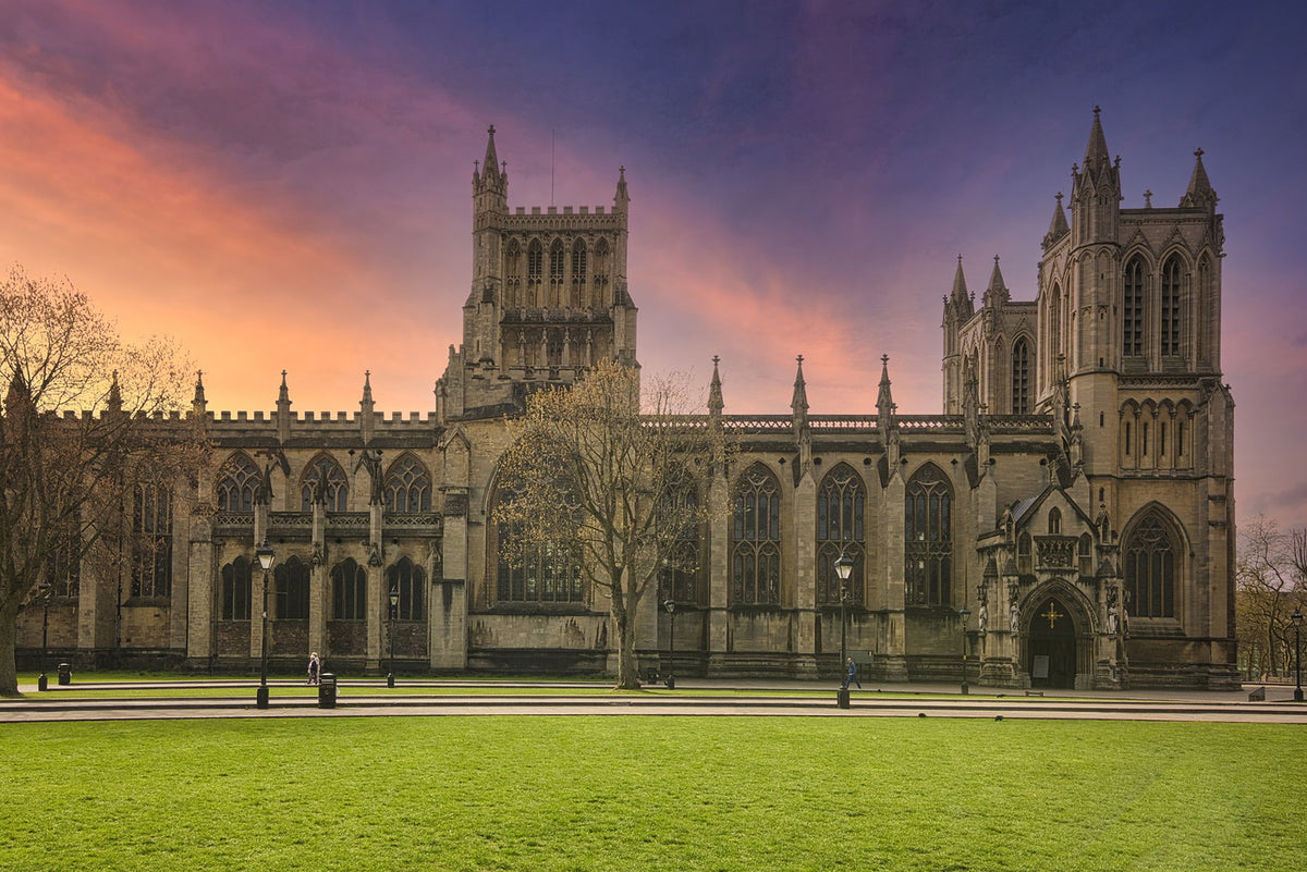 Fun and interactive Bristol treasure hunt for couples, families, and friends.