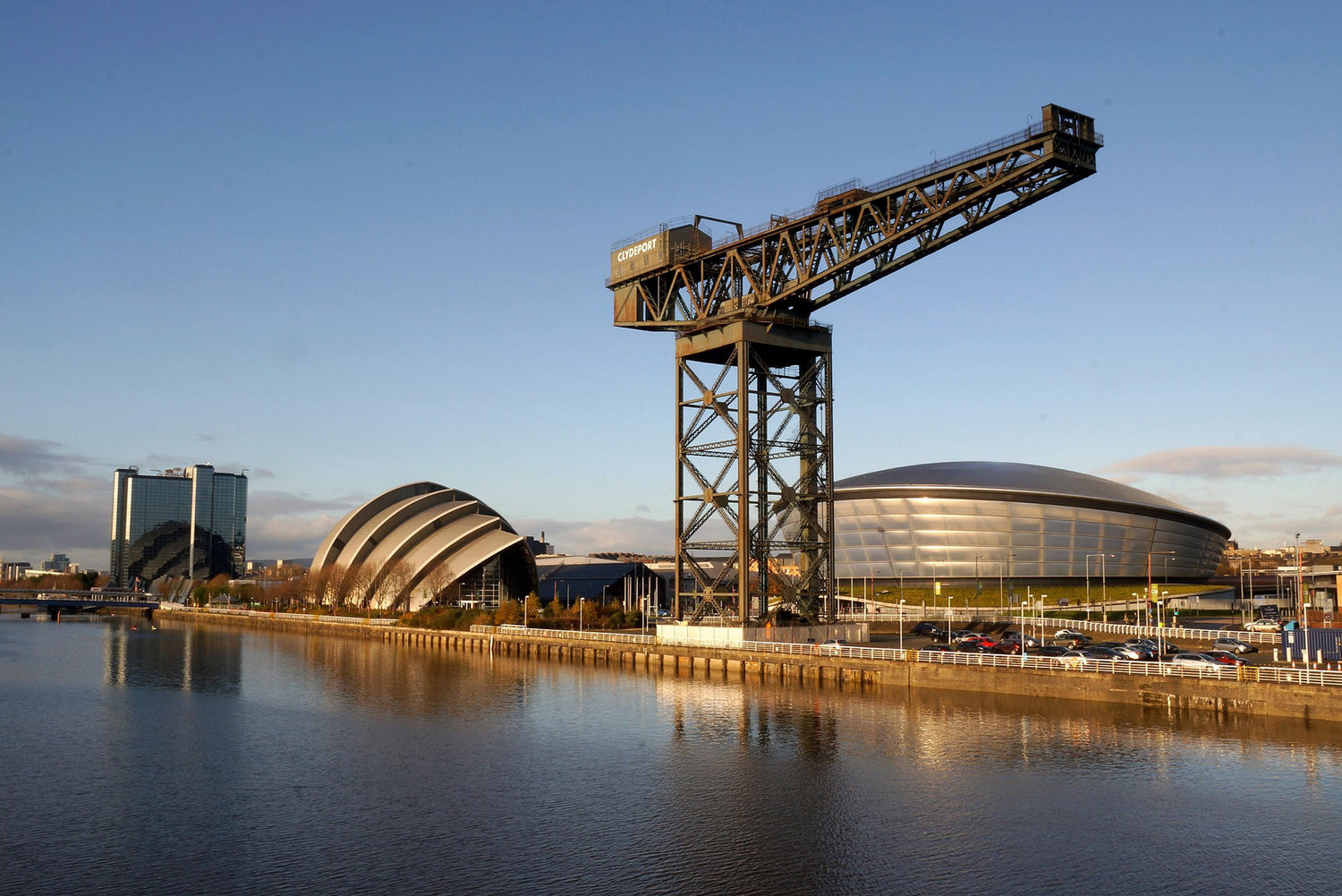 Players will solve clues in front of Glasgow's famous landmarks.