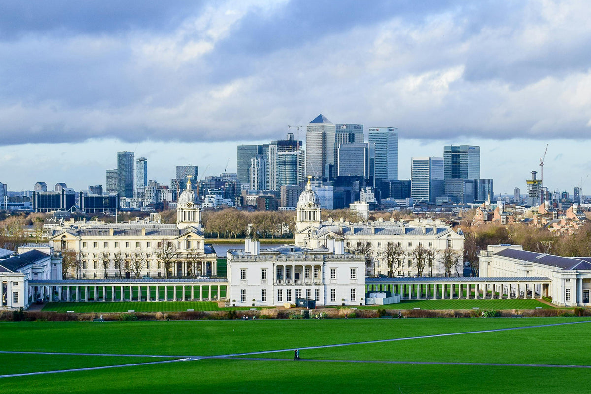 Fun and interactive London Greenwich treasure hunt for couples, families, and friends.