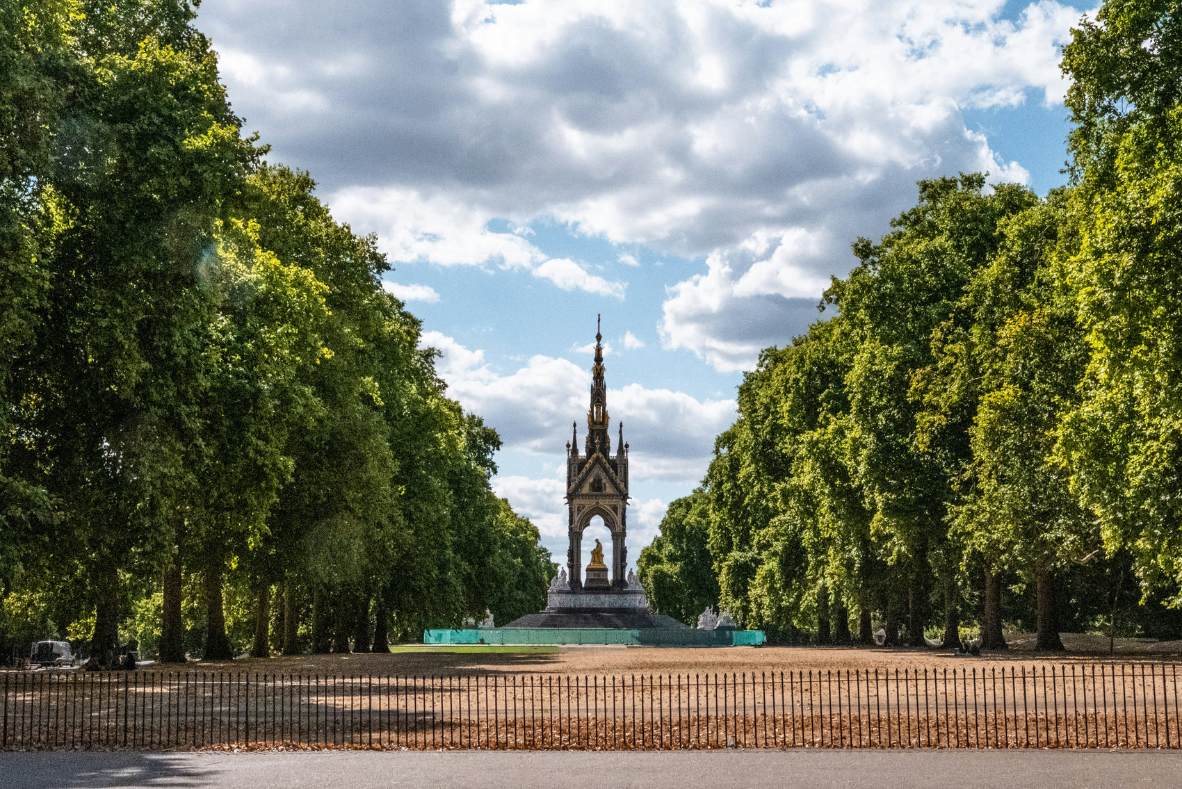 Corporate team-building treasure hunt in London Hyde Park for work events and away days.