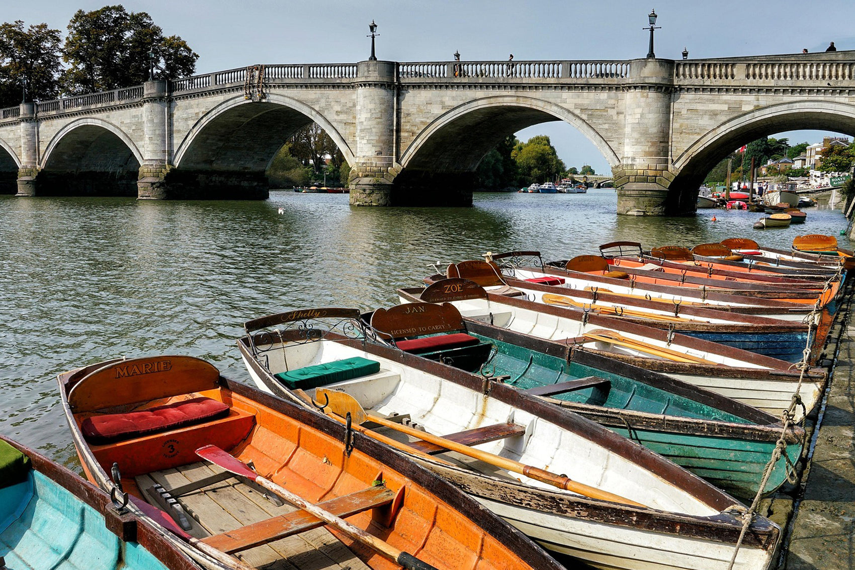 Exciting treasure hunt in London Richmond for birthdays, stag parties, hen dos, and celebrations.