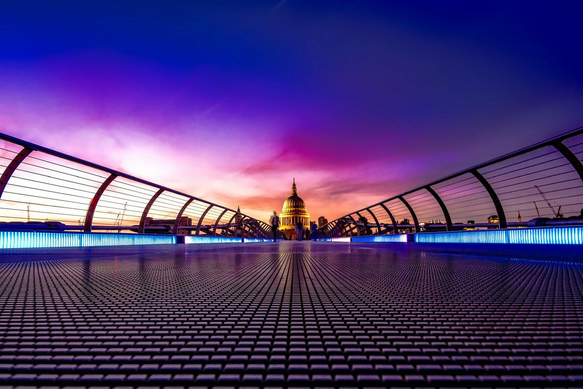 Fun and interactive London treasure hunt for couples, families, and friends.