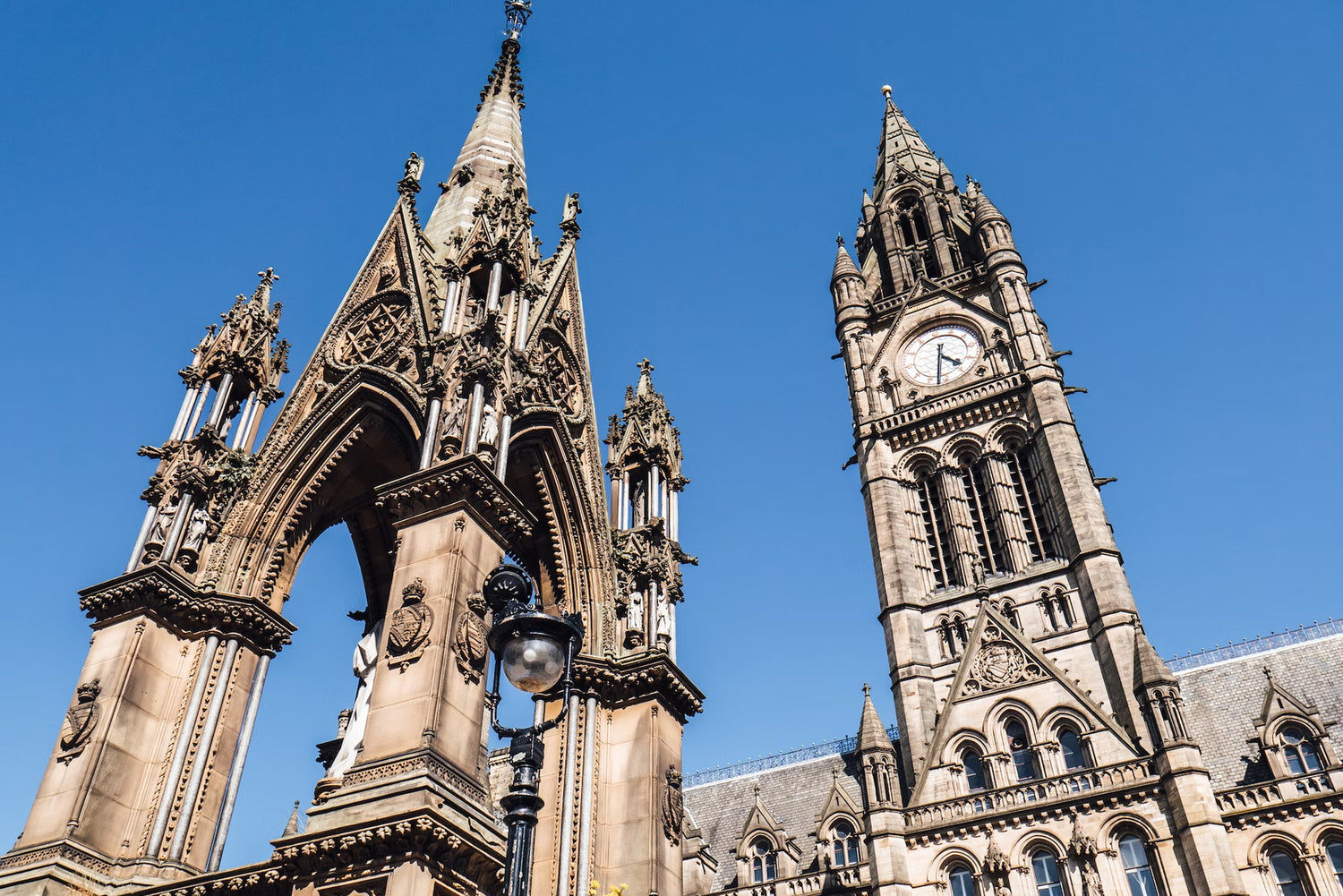 Manchester Town Hall – A key stop on our Manchester team-building treasure hunt