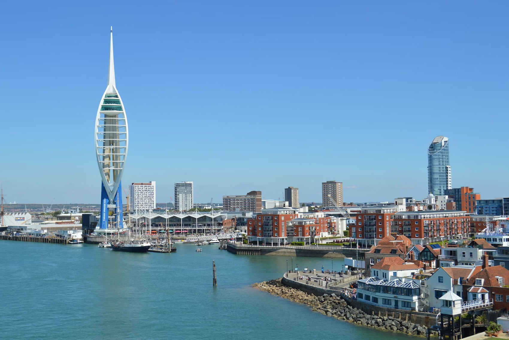 Portsmouth treasure hunt with real treasure – explore the area and solve clues