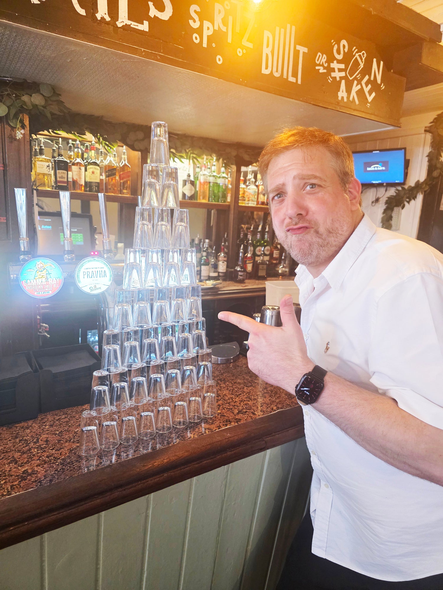 Pub photo challenge during a stag or hen party treasure hunt