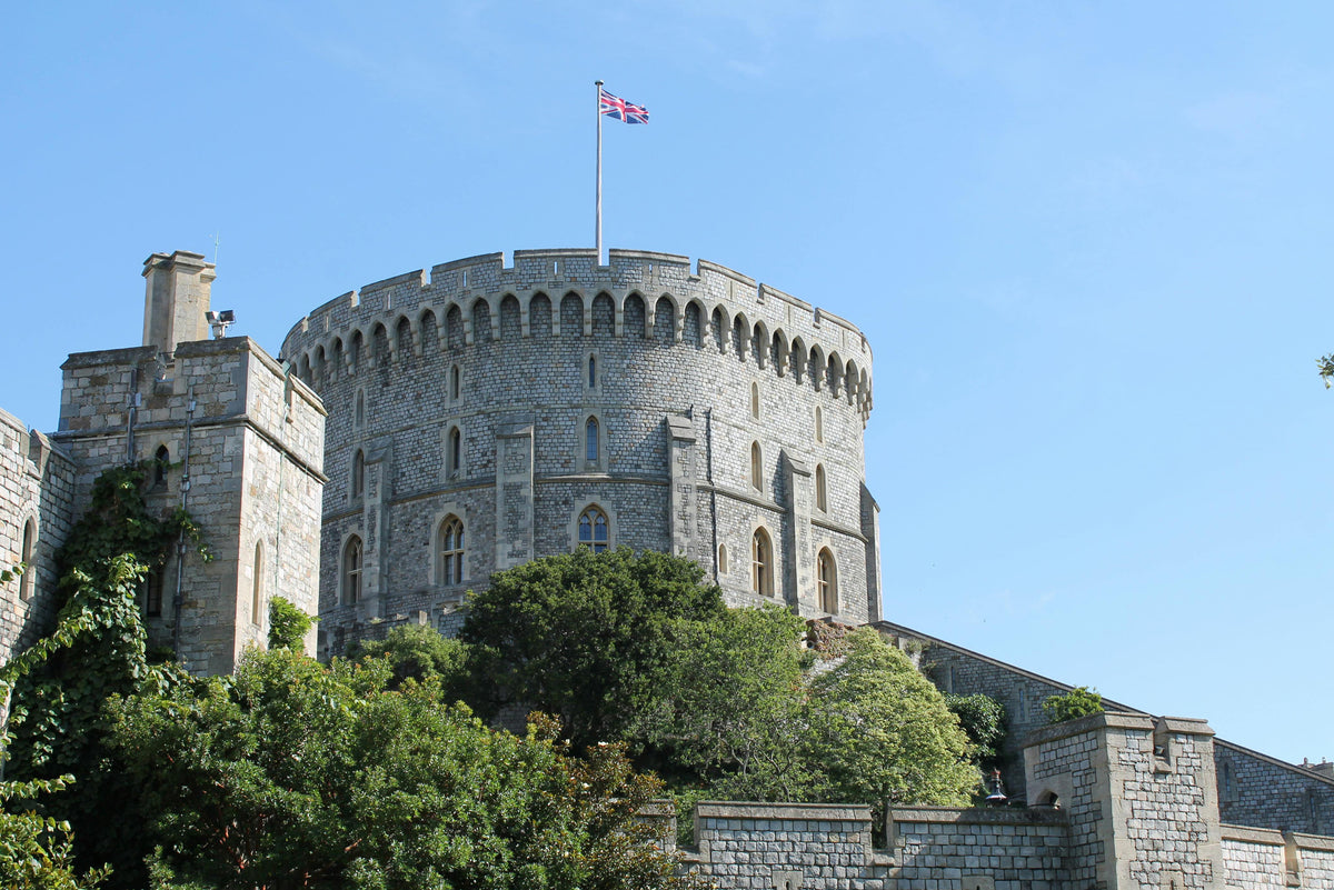 Exciting treasure hunt in Windsor for birthdays, stag parties, hen dos, and celebrations.