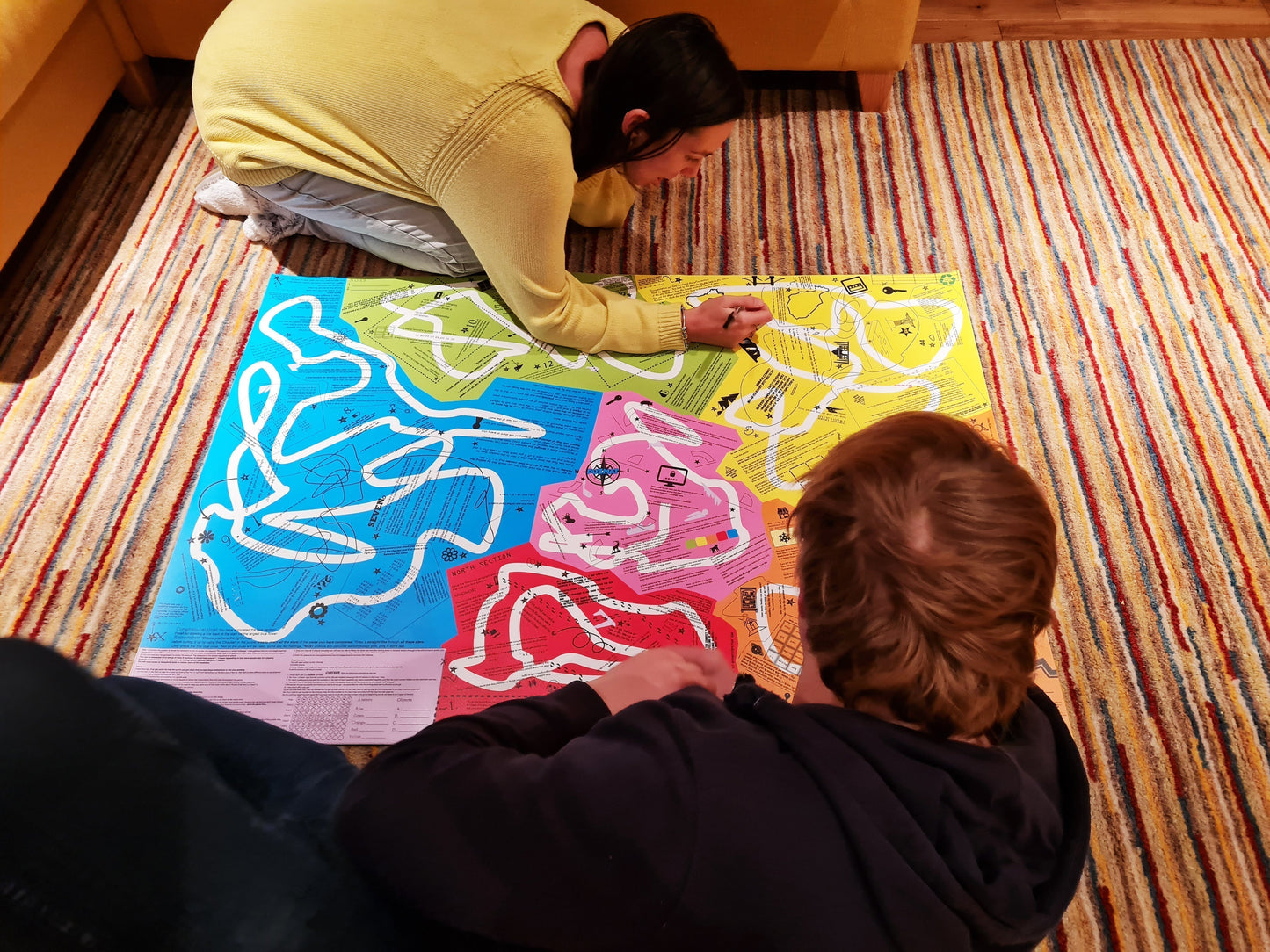 Close view of Puzmat board graphics